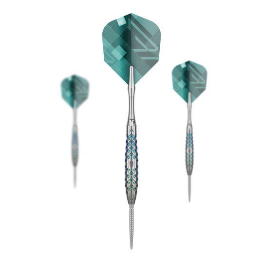 Das Bild zeigt drei Steeldarts des Modells "Target Rove 02 Swiss Point". Die Darts haben silberne Barrels mit blauen Akzenten und grüne Flights mit geometrischem Muster.