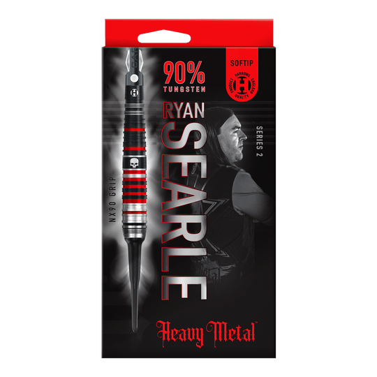 Fléchettes souples Ryan Searle Heavy Metal Series 2 de Harrow Auf dem Bild ist die Verpackung der "Harrows Ryan Searle Heavy Metal Series 2 Softdarts" zu sehen. Die Packung ist überwiegend schwarz mit roten Akzenten und zeigt einen Dartpfeil sowie das Bild eines Spielers.