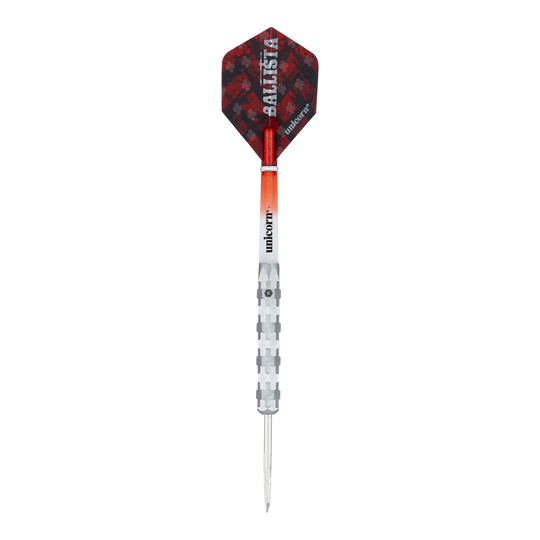 Fléchettes en acier Unicorn Ballista Style 1 Das Bild zeigt einen Steeldart mit der Aufschrift "Unicorn Ballista Style 1". Der Dart hat einen silbernen Schaft, einen rot-schwarzen Flight und eine spitze Metallspitze.