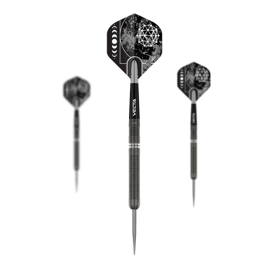 Fléchettes en acier Winmau Callisto 01 Das Bild zeigt drei Winmau Callisto 01 Steeldarts mit einem modernen, schwarzen Design. Die Flights haben ein geometrisches Muster in Weiß und Grau.