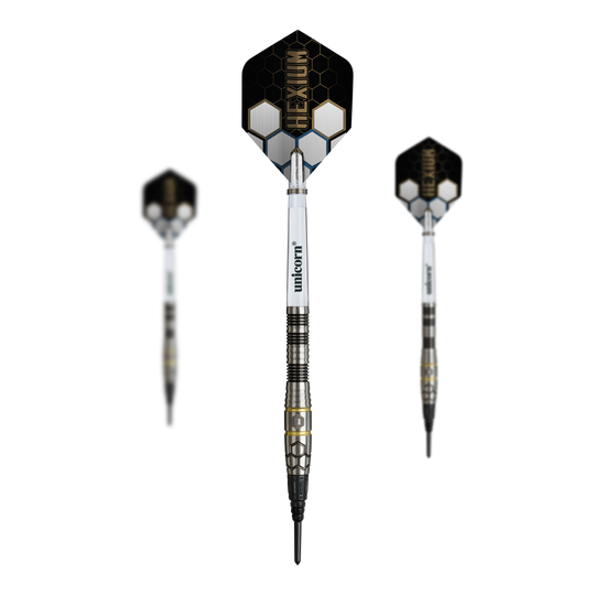 Fléchettes souples Unicorn Hexium Style 01 Noir et Or - 22 g Dieses Set zeigt die Unicorn Hexium Style 01 Black & Gold Softdarts - 22g als Set. Perfekt für Spieler, die ein passendes, abgestimmtes Dart-Set suchen.
