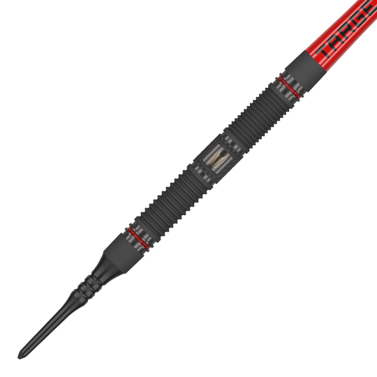 Target Scope 10 fléchettes souples Das Bild zeigt einen Target Scope 10 Softdart mit einem schwarzen, geriffelten Griff und roten Akzenten. Der Dart hat eine rote Fliege mit der Aufschrift "TARGET".