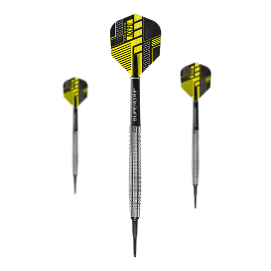 Fléchettes souples Harrows NX90 Das Bild zeigt drei Harrows NX90 Softdarts mit schwarz-gelben Flights und silbernen Griffen. Die Dartpfeile haben eine moderne, auffällige Optik und sind auf grünem Hintergrund dargestellt.