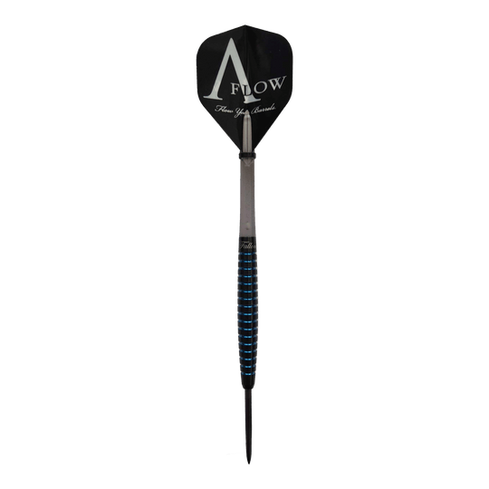 Fléchettes Dynasty Fallon Sherrock 4 AFlow BK en acier - Avec autographe - 23 g Das Bild zeigt einen Steeldart der Marke Dynasty, Modell Fallon Sherrock 4 AFlow BK mit Autogramm und einem Gewicht von 23g. Der Dart hat auffällige blaue Rillen am Griff und ein schwarzes Flight mit der Aufschrift "AFlow".
