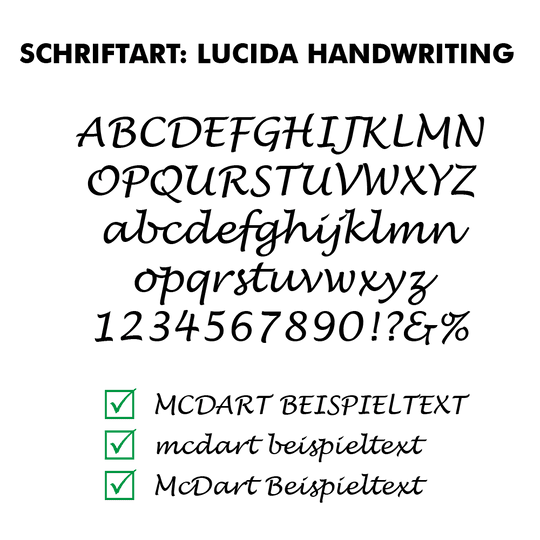 Flightdruck_Schriftart_LucidaHandwritingDVZqOk0nf9IZc Das Bild zeigt die Schriftart "Lucida Handwriting" mit Beispielen für Großbuchstaben, Kleinbuchstaben, Zahlen und Sonderzeichen. Unten werden drei Beispieltexte in verschiedenen Schreibweisen dieser Schriftart angezeigt.