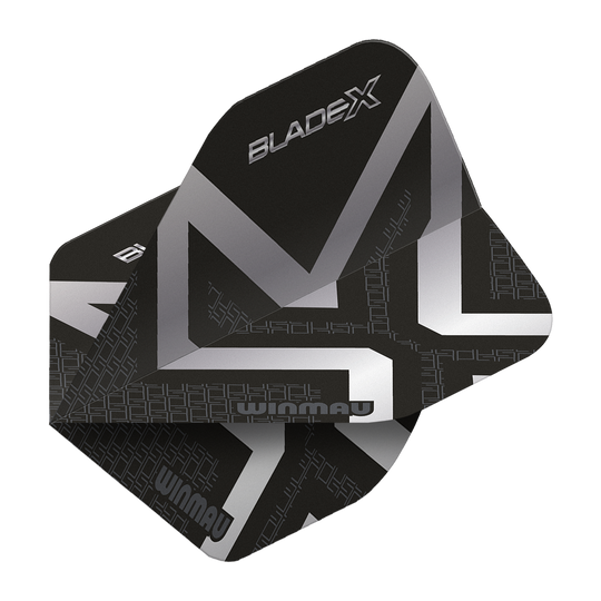 Ailettes standard Winmau Prism Delta Blade X Argent Métallisé n° 2 Das Bild zeigt die Winmau Prism Delta Blade X Metallic Silver No2 Standard Flights. Diese Flights haben ein auffälliges, silbernes Design.