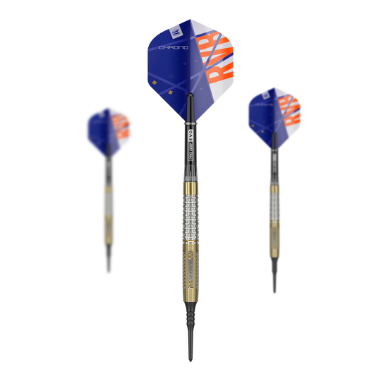 Target Raymond Van Barneveld Chrono 95 fléchettes souples Das Bild zeigt drei Softdarts des Modells "Target Raymond Van Barneveld Chrono 95". Die Darts haben blaue Flights mit orange-weißer Beschriftung und einen silber-goldenen Schaft.