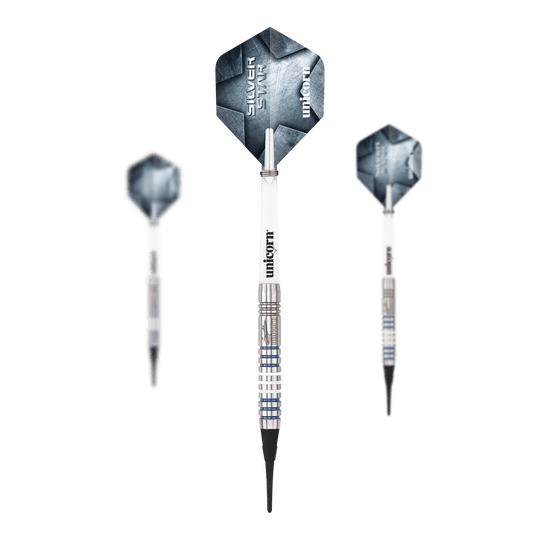 Fléchettes souples Unicorn Silver Star Var.3 Gary Anderson Das Produkt Unicorn Silver Star Var.3 Gary Anderson Softdarts ist als Set abgebildet. Man sieht die Dartpfeile in einer Verpackung angeordnet.