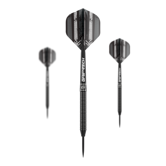 Fléchettes GOAT Sprocket en acier tungstène Das Bild zeigt drei schwarze Steeldarts mit der Aufschrift "GRIPTECH" auf den Schäften. Es handelt sich um das Produkt "GOAT Sprocket Tungsten Steeldarts".