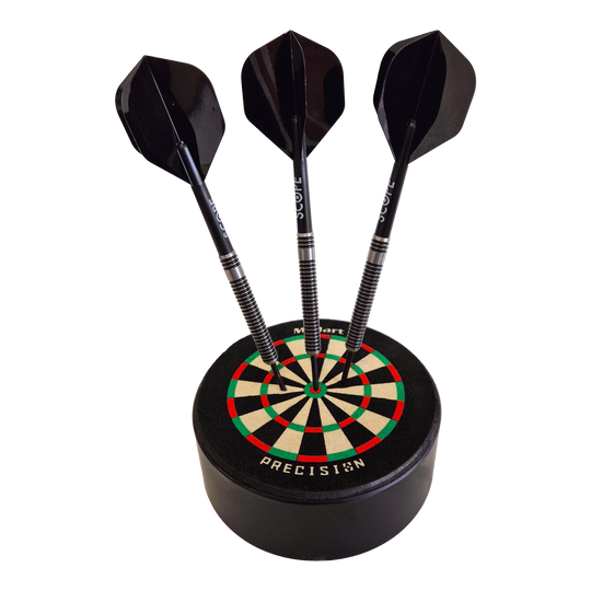 Porte-fléchettes McDart Precision Mini Dartboard Das Bild zeigt das Produkt "McDart Precision Mini Dartboard Darthalter" mit drei schwarzen Darts, die im Board stecken. Das Dartboard ist rund und kompakt, ideal als Halter für Dartpfeile.