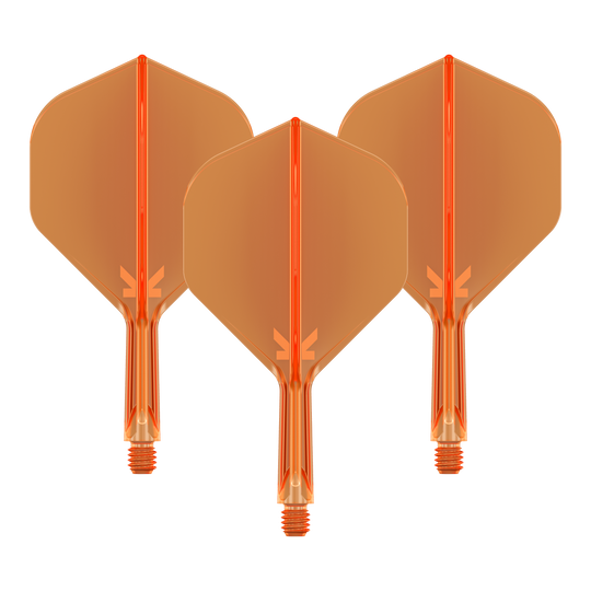 Système de vol standard Target K-Flex No2 - Orange fluo Das Bild zeigt drei neonorange Dartflights mit Shafts. Sie sind in einer Reihe nebeneinander angeordnet und haben eine transparente Optik.