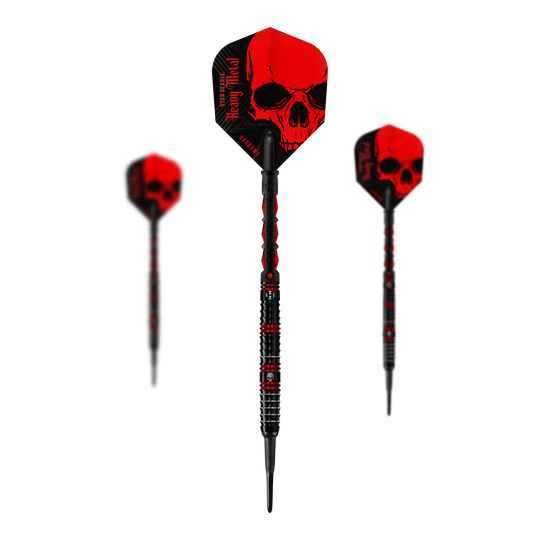Fléchettes souples en métal lourd Ryan Searle de Harrow Die Abbildung zeigt die Harrows Ryan Searle Heavy Metal Softdarts. Die Darts sind schwarz-rot gestaltet und haben ein auffälliges Totenkopf-Motiv auf den Flights.