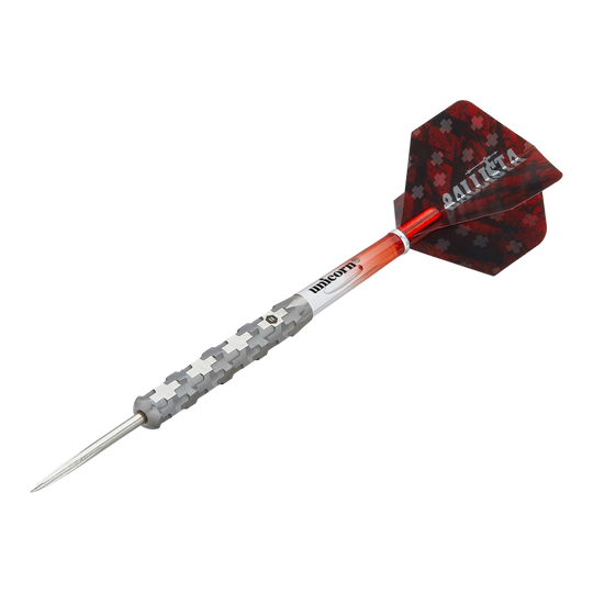 Fléchettes en acier Unicorn Ballista Style 1 Dies ist ein Steeldart aus der Produktreihe "Unicorn Ballista Style 1". Er hat einen silbernen, strukturierten Schaft und rote Flights mit Muster.