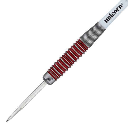 Fléchettes Unicorn The Machine James Wade 90% acier Das Bild zeigt einen Steeldartpfeil der Marke Unicorn aus der "The Machine James Wade 90%" Serie. Der Dart hat ein silbernes und rotes Griffstück sowie eine weiße Schaft mit dem Schriftzug "unicorn".