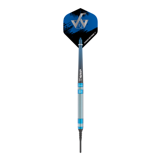 Fléchettes souples Bulls Jermaine Wattimena Génération 3 - 20 g Das Bild zeigt einen Bulls Jermaine Wattimena Generation 3 Softdart mit 20g Gewicht. Der Dartpfeil hat ein auffälliges blau-silbernes Design und ein schwarzes Flight mit silbernem Logo.