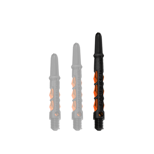 HR430_Harrows_Carbon_ST_Shafts_Orange_47mm_1 Das Bild zeigt drei Harrows Carbon ST Shafts in der Farbe Orange. Sie sind in unterschiedlichen Längen abgebildet und bestehen aus schwarzem Material mit orangenen Akzenten.