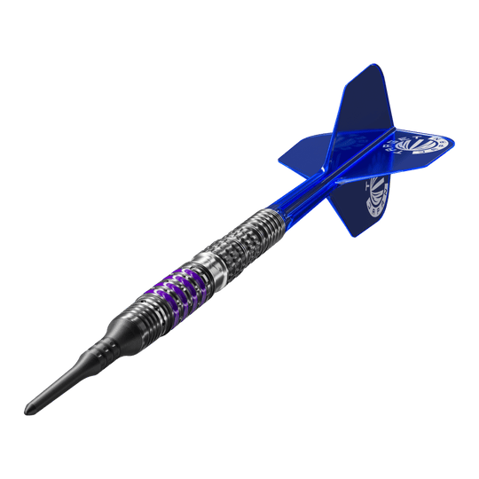 Fléchettes souples Target Japan Prime Series Sirius GEN4 - 21,5 g Das Bild zeigt einen modernen Softdart aus der Produktreihe „Target Japan Prime Series Sirius GEN4“ mit einem Gewicht von 21,5g. Der Dart hat ein auffälliges, silber-schwarzes Design mit lila Akzenten und blauen Flights.