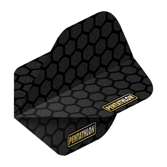 Vols de pentathlon RT Honeycomb Das Bild zeigt ein Dartflügel mit dem Namen „Pentathlon RT Honeycomb No2 Standard Flights“. Das Design ist schwarz mit einem grau-schwarzen Wabenmuster und dem Pentathlon-Logo.