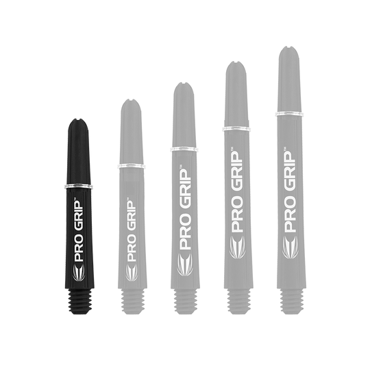 Tiges Target Pro Grip - 3 jeux - Noir Auf dem Bild sind fünf schwarze Dartschäfte mit der Aufschrift "PRO GRIP" zu sehen. Sie stehen nebeneinander und sind unterschiedlich lang.