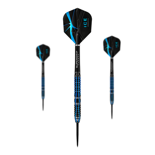 Fléchettes en acier recoupées Harrows Ice Das Bild zeigt drei Steeldarts des Modells "Harrows Ice Recut". Die Darts sind schwarz mit blauen Akzenten und besitzen Flights mit einem Eismuster.