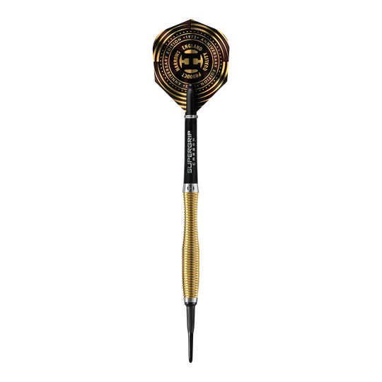 Fléchettes souples Harrows édition anniversaire V-Wing - 18 g Das Bild zeigt einen Harrows Anniversary Edition V-Wing Softdart mit einem Gewicht von 18g. Der Dartpfeil hat einen goldfarbenen, gerillten Schaft und ein auffälliges Flight-Design in Schwarz und Gold.