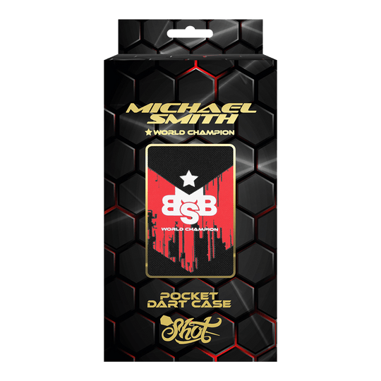 Étui à fléchettes de poche Shot Michael Smith World Champion - Victory Die Abbildung zeigt die Verpackung des Produkts "Shot Michael Smith World Champion Pocket Dartcase - Victory". Das Design ist schwarz mit goldener Schrift und hebt das Dartcase sowie den Titel "World Champion" hervor.