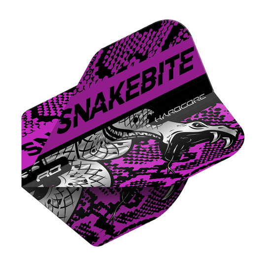 Das Bild zeigt ein Dart-Flight mit dem Namen "Red Dragon Hardcore Snakebite Coiled Snake Purple Standard Flights". Das Flight ist lila und schwarz gestaltet und zeigt ein Schlangenmuster sowie den Schriftzug "SNAKEBITE".