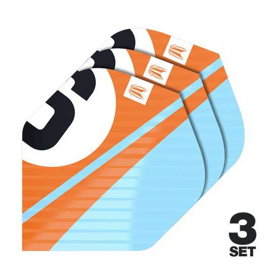 Das Bild zeigt drei Sätze der Target Pro Ultra Chicane Orange No2 Standard Flights. Die Flights sind orange und hellblau mit einem auffälligen schwarzen und weißen Design.