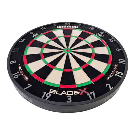Cible de fléchettes en acier Winmau Blade X ProCore Abgebildet ist das Produkt Winmau Blade X ProCore Steeldartboard. Es handelt sich um eine professionelle Steeldart-Scheibe.