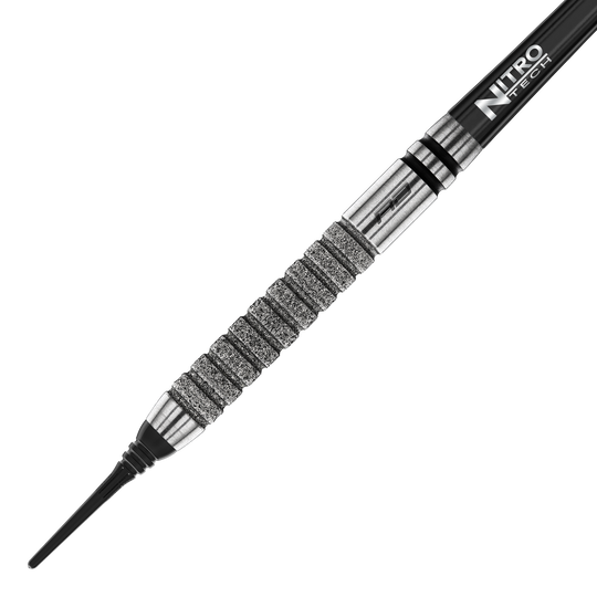 Fléchettes souples Red Dragon Gian Van Veen Tour Edition - 20 g Das Bild zeigt einen Red Dragon Gian Van Veen Tour Edition Softdart mit einem Gewicht von 20g. Der Dartpfeil hat eine silberne, stark gerillte Griffzone und einen schwarzen Schaft mit der Aufschrift "Nitro Tech".