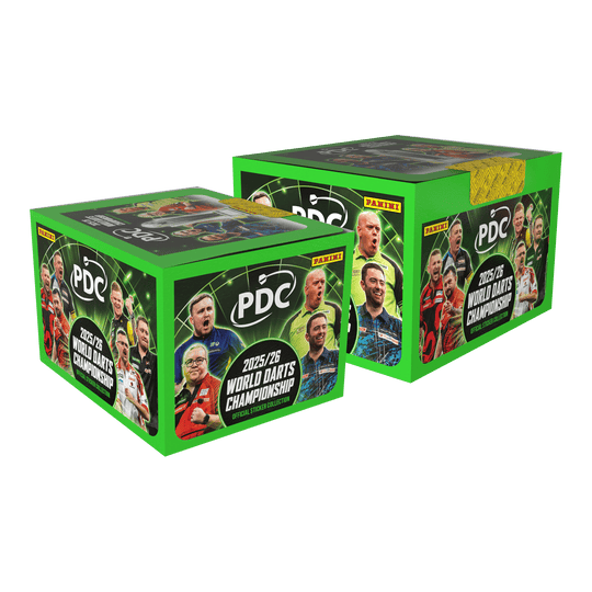 Championnat du monde de fléchettes PDC Panini 2025/26 - Coffret géant relié avec deux boîtes d'autocollants Das Bild stellt das Panini PDC World Darts Championship 2025/26 Hardcover Mega Bundle mit zwei Stickerboxen dar. Es bietet ein Hardcover-Sammelalbum und zwei Stickerboxen zum Sammeln.