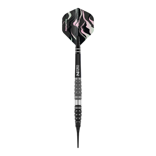 Fléchettes souples Red Dragon Paradym Torpedo - 20 g Das Bild zeigt einen Red Dragon Paradym Torpedo Softdart mit einem Gewicht von 20g. Der Dart hat ein schwarzes Gehäuse mit silbernen Akzenten und ein Muster in dunklen Farben auf dem Flight.