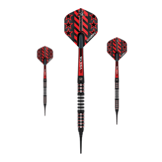 Fléchettes en mousse Winmau Joe Cullen Ignition Series - 20 g Auf dem Bild sind drei Softdarts aus der Serie "Winmau Joe Cullen Ignition Series - 20g" zu sehen. Die Darts haben ein auffälliges Design in Rot und Schwarz mit Sternenmuster auf den Flights.