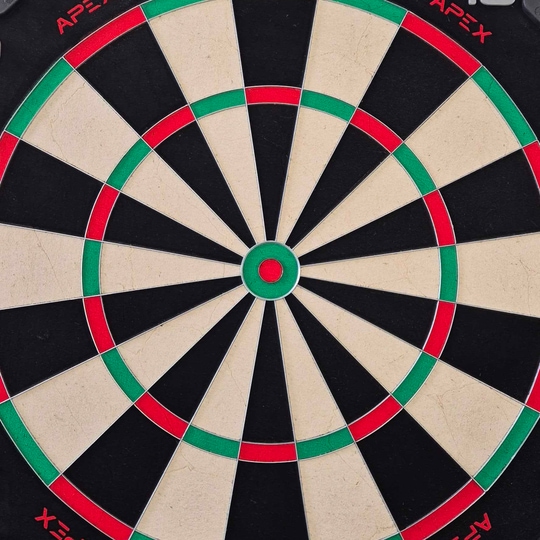 Cible en acier Bullet Apex Das Bild zeigt das Bullet Apex Steeldartboard. Es gibt eine detaillierte Ansicht des Produkts.