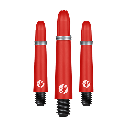Das Bild zeigt drei rote Dartshafts mit silbernen Ringen und schwarzem Gewinde. Sie sind in verschiedenen Längen angeordnet und haben ein weißes Logo aufgedruckt.