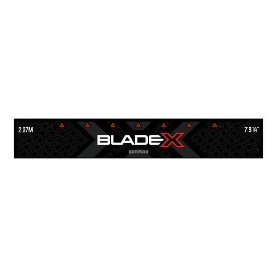 Das Bild zeigt die Winmau Blade X Abwurflinie. Diese Abwurflinie dient zur Markierung der Wurflinie beim Dartspiel.