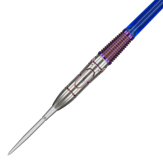 Target Japan Haruki Muramatsu Rising Sun GEN9 Steeldarts - 23 g Das Bild zeigt einen Target Japan Haruki Muramatsu Rising Sun GEN9 Steeldart mit einem Gewicht von 23g. Der Dart hat ein auffälliges Design mit silberner Spitze, violetten Akzenten und einem blauen Schaft.