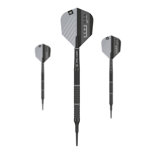 Fléchettes souples Target Echo 11 Das Bild zeigt drei Softdarts des Produkts "Target Echo 11". Die Darts sind schwarz mit grauen Flights und haben eine strukturierte Griffzone.