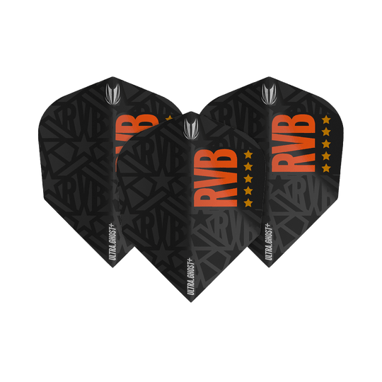 Das Bild zeigt drei schwarze Dart-Flights mit der Aufschrift "RVB" in orange und fünf orangefarbenen Sternen. Unten steht "ULTRA GHOST+" in kleiner, weißer Schrift.