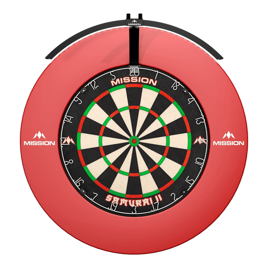 Éclairage LED pliable pour cible de fléchettes Mission Torus 100 Das Bild zeigt ein rundes, beleuchtetes LED-Dartboard mit der Aufschrift "Mission Torus 100" und "Samurai II" in der Mitte. Das Dartboard ist von einem roten Schutzring mit dem Mission-Logo umgeben.