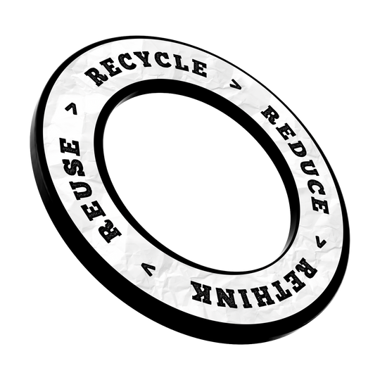 McDart Recycler Réduire Repenser Réutiliser Cadre de cible de fléchettes Ein Dartboard-Surround Ring mit markantem Schriftzug liegt mittig. Die Ränder und Zahlen sind exakt platziert.