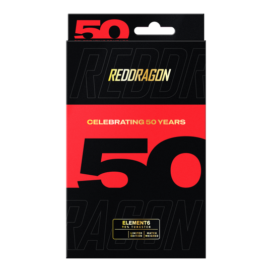 Fléchettes en acier Element 6 B de la collection Red Dragon 50 ans - 24 g Die Red Dragon 50 Year Collection Element 6 B Steeldarts - 24g sind aus einer anderen Perspektive zu sehen. Man erkennt die besondere Form und Farbgebung der Darts.