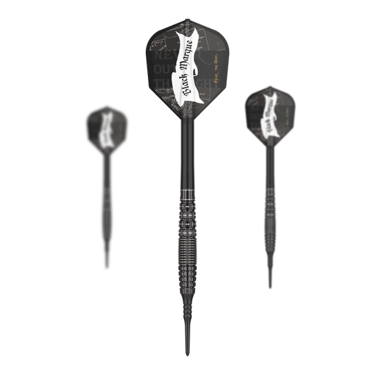 Fléchettes souples Target Japan Black Marque Phantom - 18 g Auf dem Bild sind drei schwarze Softdarts mit der Aufschrift „Black Marque“ zu sehen. Es handelt sich um das Produkt „Target Japan Black Marque Phantom Softdarts - 18g“.