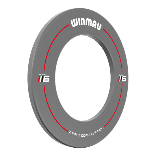 Winmau Blade 6 Design Dartboard Surround - Grau Das Bild zeigt das Produkt "Winmau Blade 6 Design Dartboard Surround" in Grau. Der Dartboard-Surround ist rund, hat rote Akzente und weißen Text.