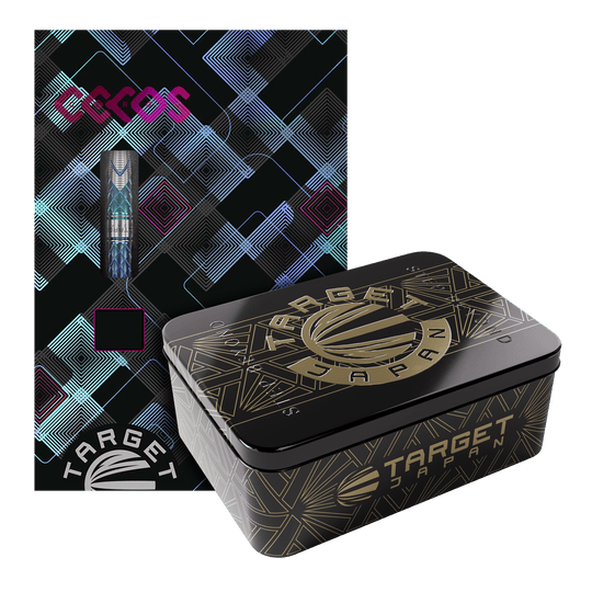 Fléchettes souples Target Japan Kaze Series Ceros 03 - 19 g Das Bild zeigt die "Target Japan Kaze Series Ceros 03 Softdarts - 19g" in einer dekorativen Verpackung. Neben der bunten Kartonverpackung steht eine elegante schwarze Metallbox mit goldenen Verzierungen.