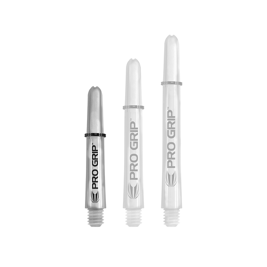 110195_Target_Pro_Grip_Shafts_Transparent_34mm_1 Das Bild zeigt drei transparente Pro Grip Shafts in unterschiedlichen Längen. Sie sind mit schwarzer Schrift und einem kleinen Logo bedruckt.