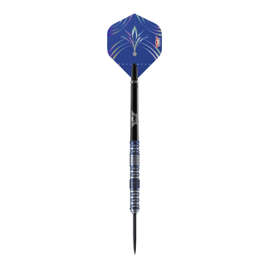 Fléchettes en acier Silvian Bulls NL Das Bild zeigt einen Bulls NL Silvian Steeldart. Der Dart hat eine blaue Flights und einen silber-blauen Schaft mit Rillen.