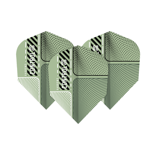 Harrows Prime Control Vols n° 6 Das Bild zeigt drei Harrows Prime Control No6 Flights für Darts. Die Flights haben ein modernes, grünes Design mit grafischen Mustern und dem Aufdruck "Control 80".