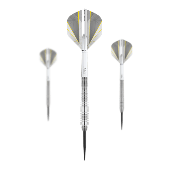 Dragon Rouge Seren 2 Pure Steeldarts Das Bild zeigt drei Red Dragon Seren 2 Pure Steeldarts mit silbernen Schäften und weißen Flights. Die Darts sind elegant designt und zeigen feine gelbe Linien auf den Flights.