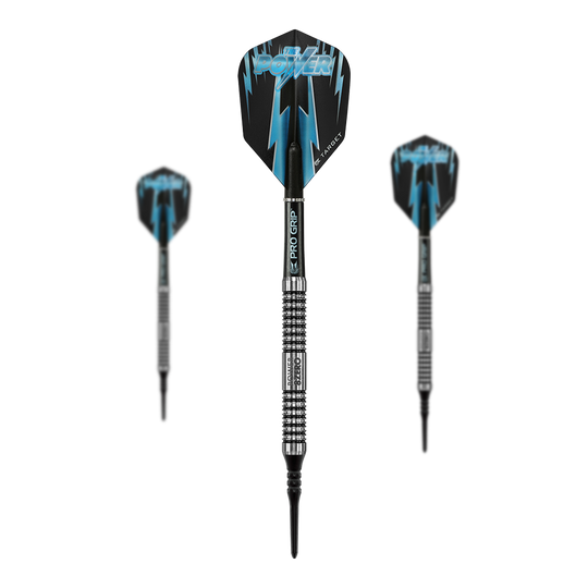 Das Bild zeigt drei Softdarts der Marke "Target Phil Taylor Power 8zero". Die Darts haben schwarze Flights mit blauen Blitzen und silberne Griffe.